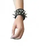 Браслет с шипами photo 1